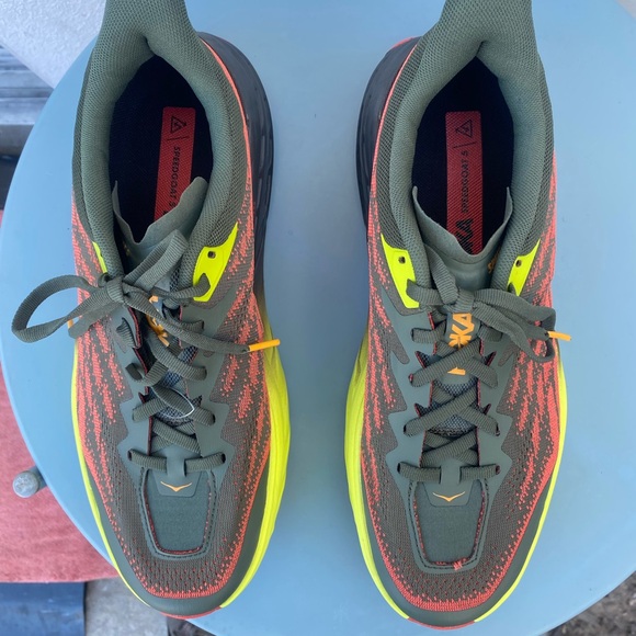 NWOT Men's Hoka Speedgoat 5 Trail Running Shoes (10 US) - Picture 4 of 5